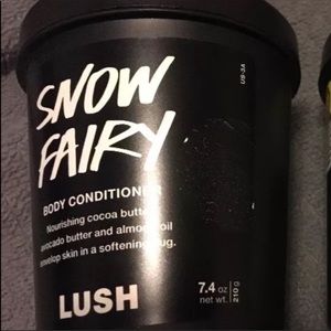 LUSH SNOW FAIRY BODY CONDITIONER. 7.4oz